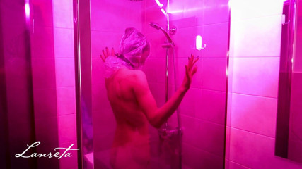 Lanreta: Plastic bag in the shower, teen with perfect body masturbates...