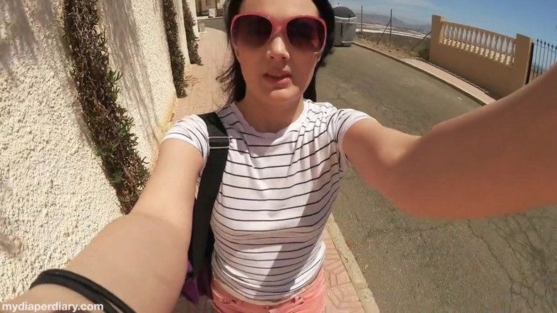 Faye Taylor: Plimbare de vacanță cu Tena Slip Maxi