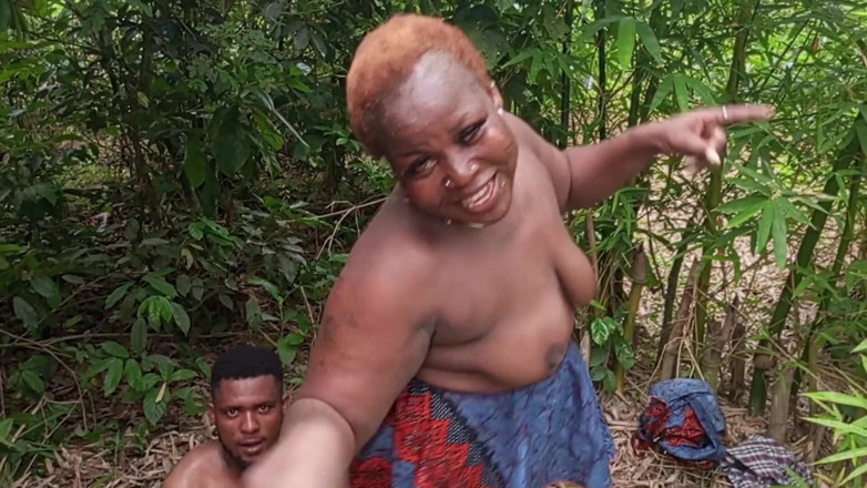 Titty_Ebony: Мама-толстушка Patricia 9ja скачет и трахается в киску Big Bros Network в Буш-туре Где-то в Африке