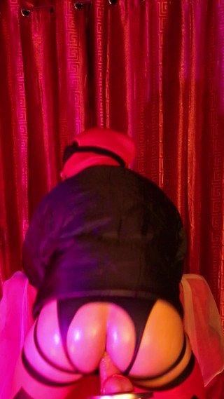 Maskedboy616: Jízda na robertku, poskakování a twerking 2