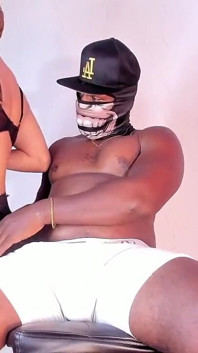 Ken El Femboy Merayu Penjaga Coklat Dan Berakhir Di Dinding