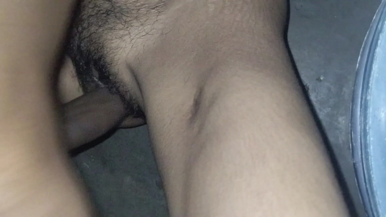 Cute_bhabhi14: Suami mengongkek pantat isterinya dengan keras