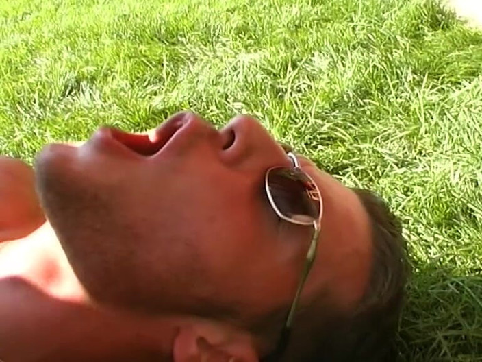 King Of Amateur: Pantat bahenol cewek ini dientot habis-habisan sampai mengecil