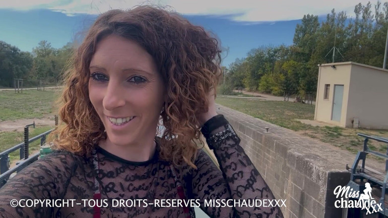 Misschaudexxx: Showing off and Fucking at the Edge of a Lock,...