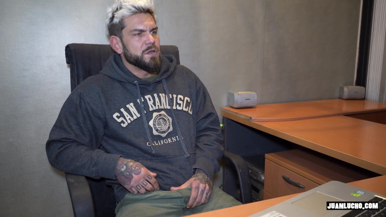 Juan Lucho Gay: Șeful Watcher se masturbează
