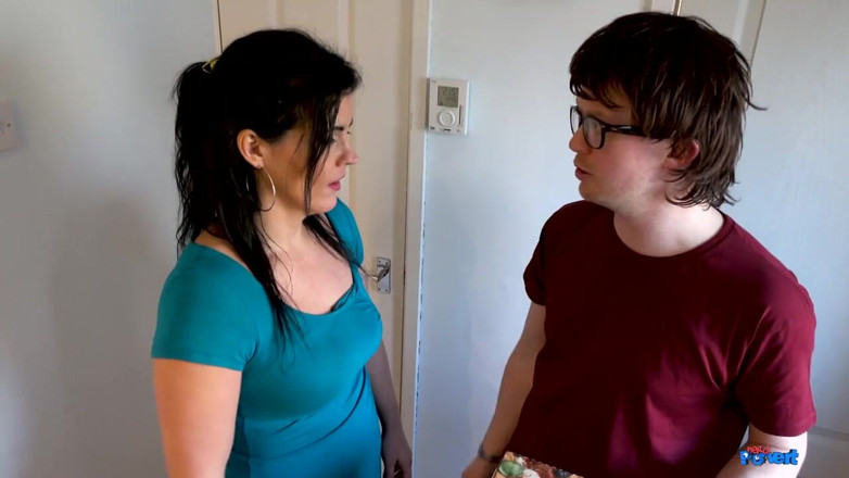 Nerd Pervert: Montse Swinger - dívka s pizzou