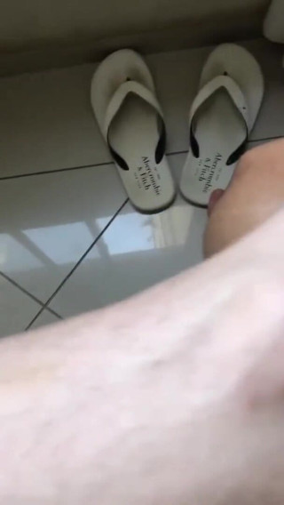 Riu Melo: Abercrombie & fitch: foot worshipped