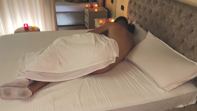 Couple Of Pleasure: 18岁黑发女郎被后入