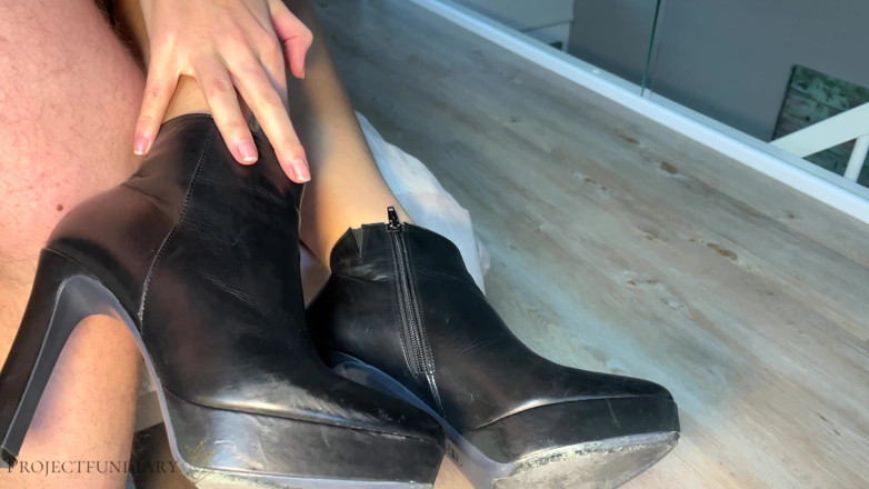 Projectsexdiary: Naked deepthroat training in ankle boots