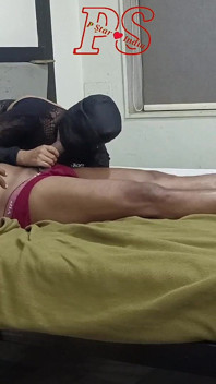 Sneha yenge büyük götlü büyük yarakla sikişiyor tam Hintçe hd seks videosu