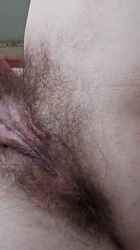 Orgasm de la un deget pe clitoris