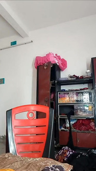Indian Desi Beautiful Bhabi First Appearance on Cam