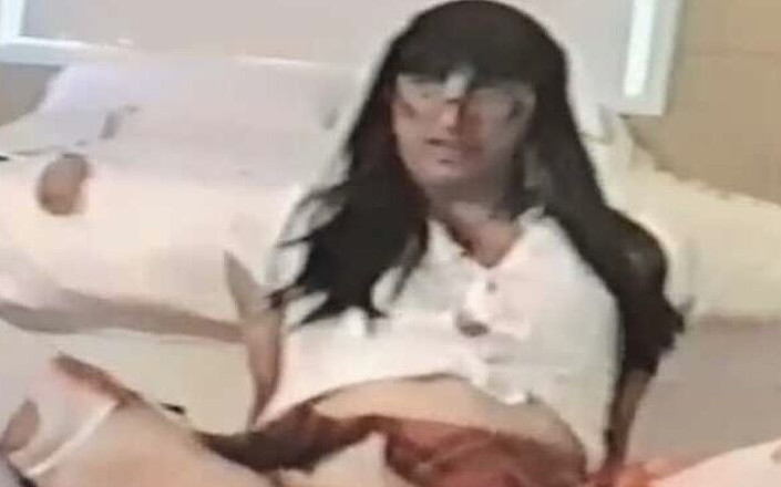 Stephanie Luvsit: Curvă cu vibrator