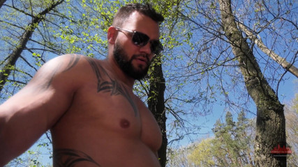 Frankfurt Sex Stories: Raw muscle outdoors