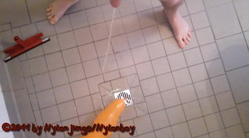 Carmen_Nylonjunge: 小便風船 x2