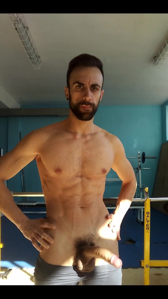 Zeus Ray: Spor Salonunda Sikilmek Ister Misin?