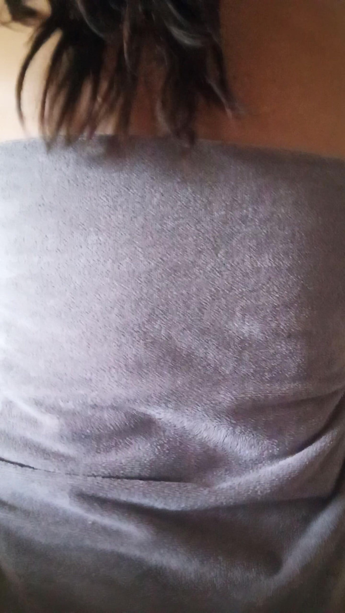 jo69sensualidadyplacer: Cep telefonumda pil olmadığı için kuryeyim