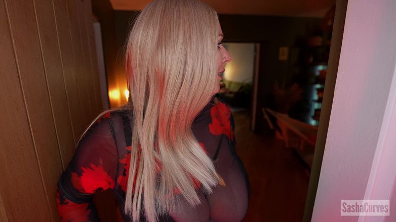 Sasha Curves: Стрічка велетень