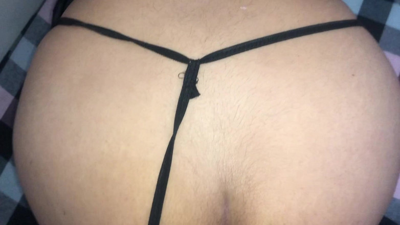 Missmaya123: 침대에서 섹시해 보이는 진짜 이복 여동생이 그녀를 따먹어