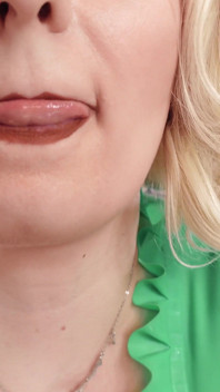 ASMR: i miei nuovi guanti verde scuro metallizzato in lattice - sexy provocazione di gomma - Arya Grander