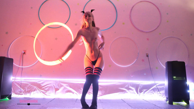 Destination Kat: Halloween dance e hoop compilation muted