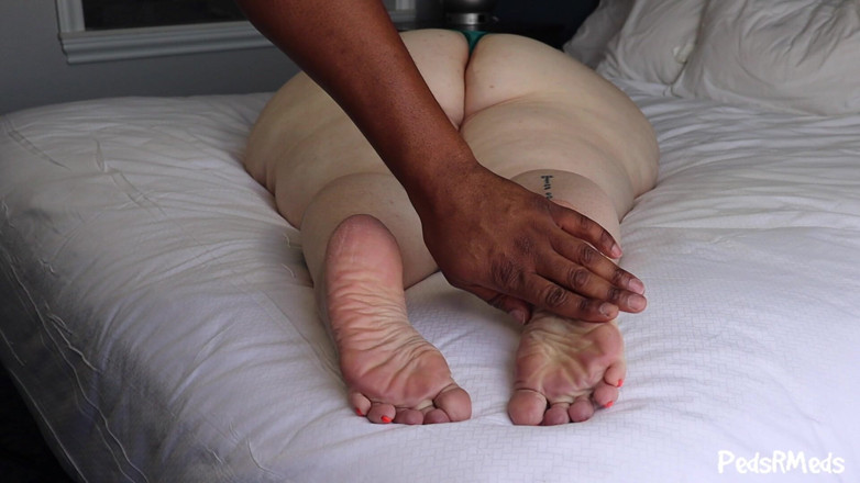 PedsRMeds: Julie Ginger memancut mani di tapak pepek berbumbu