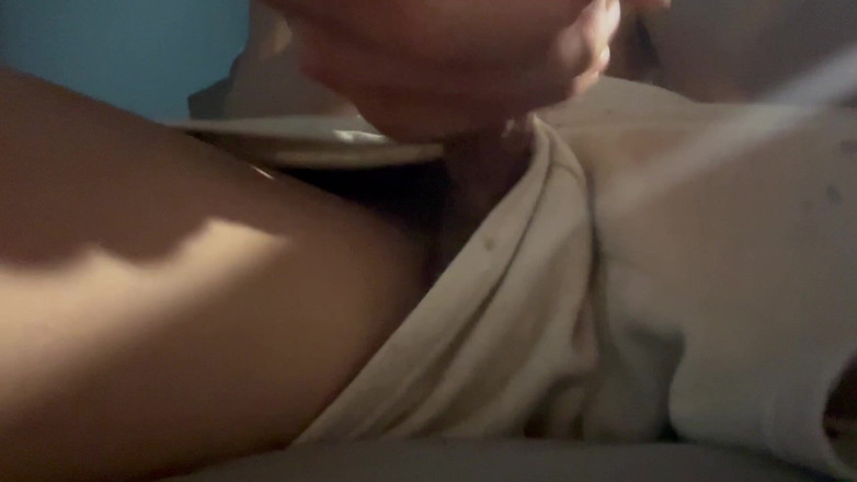 Quan Vietnam 18: Hobi saya Adalah Menonton Sperma Saya Jatuh Di Seluruh Katil