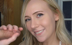Marissa Sweet: Blonďatá žena v domácnosti miluje sání velkých ptáků, dokud se jí...