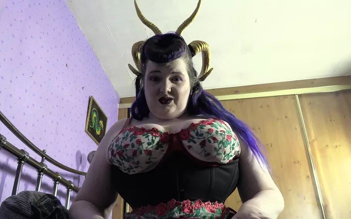 Mxtress Valleycat: Mockery of Mortal Manhood