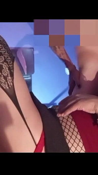 Kakak tiriku suka bikin aku jadi waria binalnya