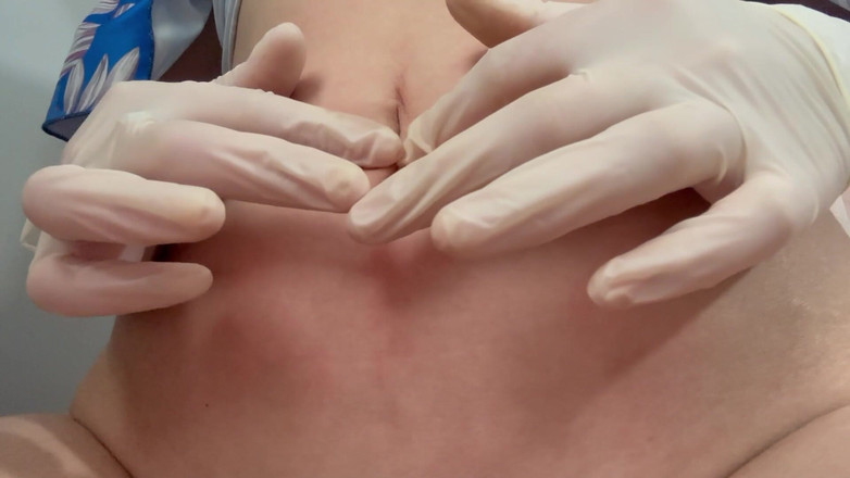AmayaMori: Eu brinco com luvas médicas no umbigo