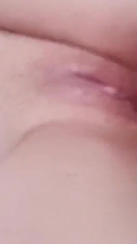 Nevěrná manželka zkouší anál se svým milencem a miluje to