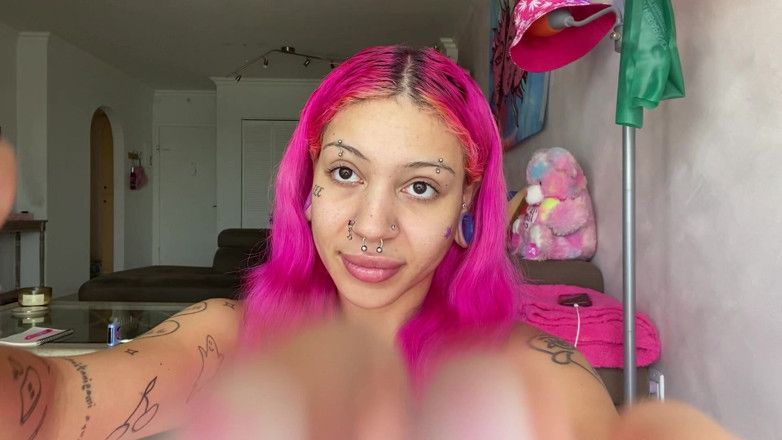 Nali Marie: Long Nails Fetish Tapping Asmr Scratching Your Face Softly Nails...