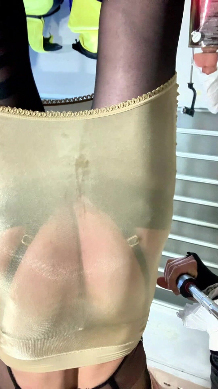 Benito414: Sexy lingerie de espartilho dourado transgênero fora