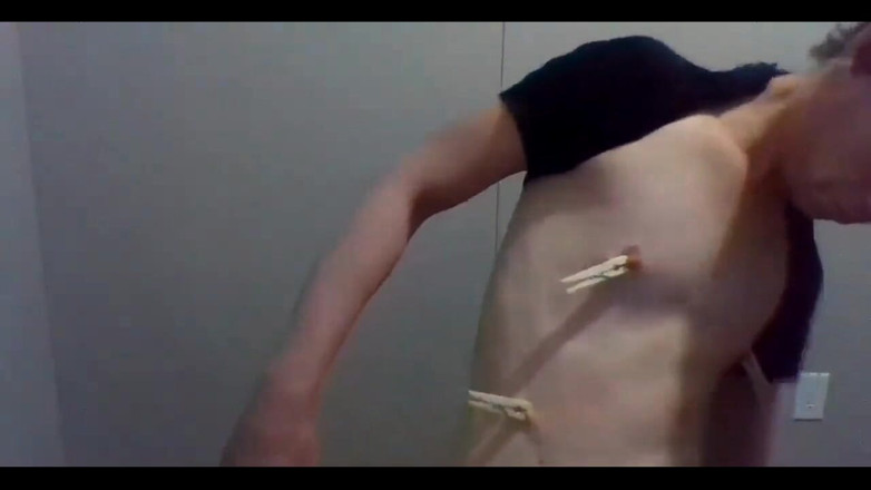 LilTaste: Clothespin Bermain – Video Fanclub Fetish Bulan