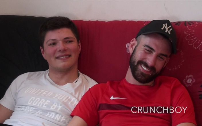 INTERRACIAL BAREBACK SEX: 2198 Ma première fois avec un garçon arabe à la bite énorme