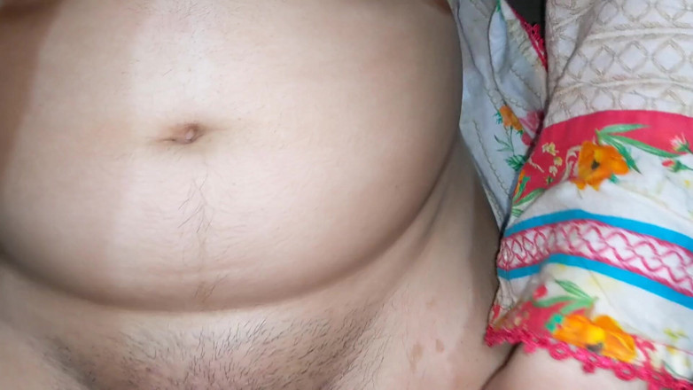 desi boy 418: L'amico del salotto fa sesso sulla sedia