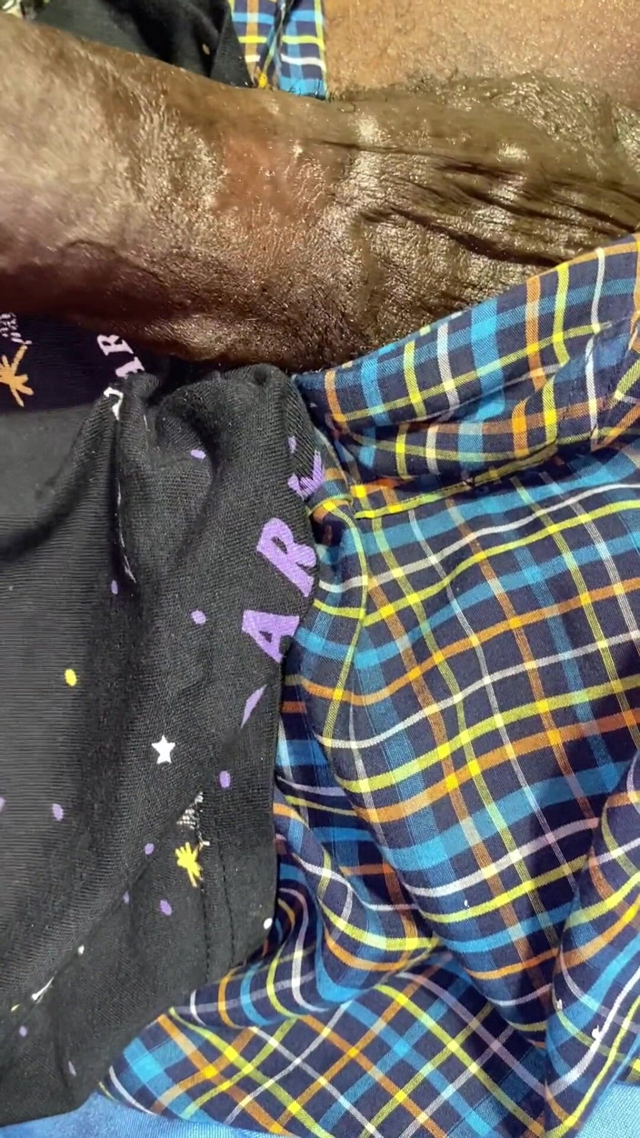 Chocolate Meat Stick: Публічне дрочку шоколадним членом