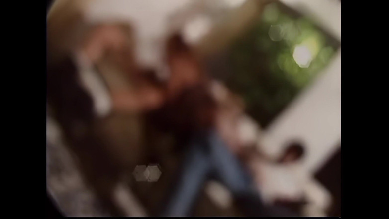 Shemale Vintage MegaStore: La trans golosa ingoia sperma da più cazzi duri