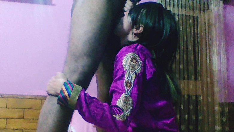 Bolly Karma: Wundervoller schwanz und schüchternes mädchen blowjob