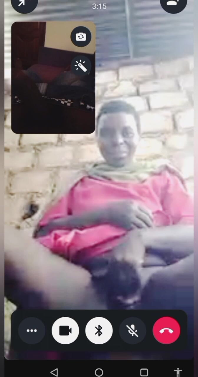 Me and my new slut: ハザベ族の成熟女性が彼氏と自慰をする、ハザベ対テクノロジー、とても興味深い