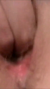 Ora sesso, masturbazione in una casa troia - 2 scene in 1