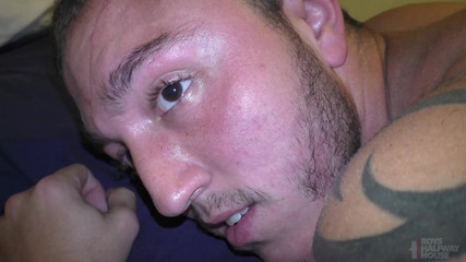 Boys half-way house: Panenská díra bez kondomu POV