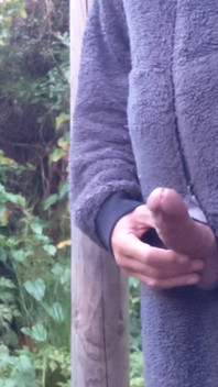 Velký tvrdý nesestříhaný pták venkovní onesie honění zblízka cum - Rockard Daddy