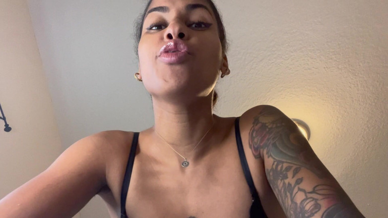 Mya Mula Goddess: 寝取られて唾を吐いた