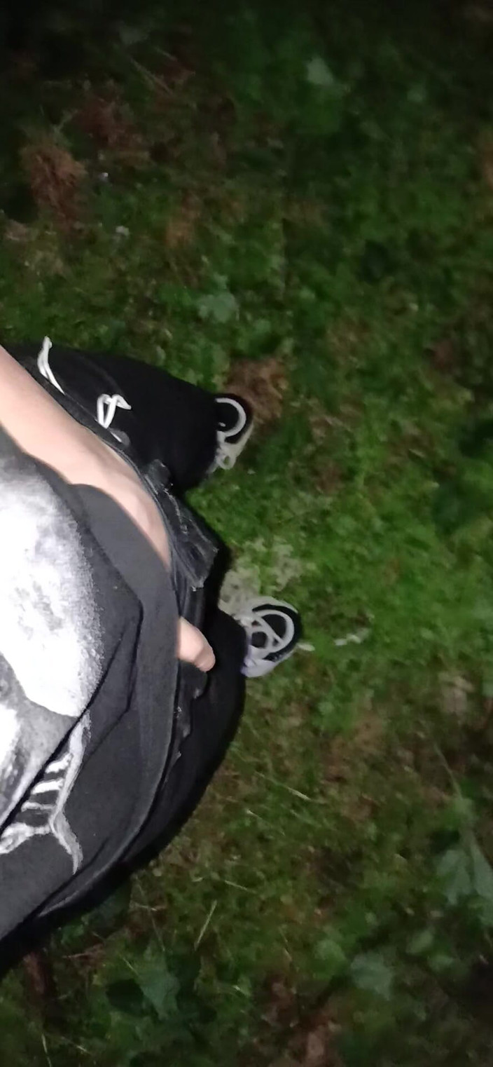 Lesbian-illusion: Wir haben riskanten sex im wald