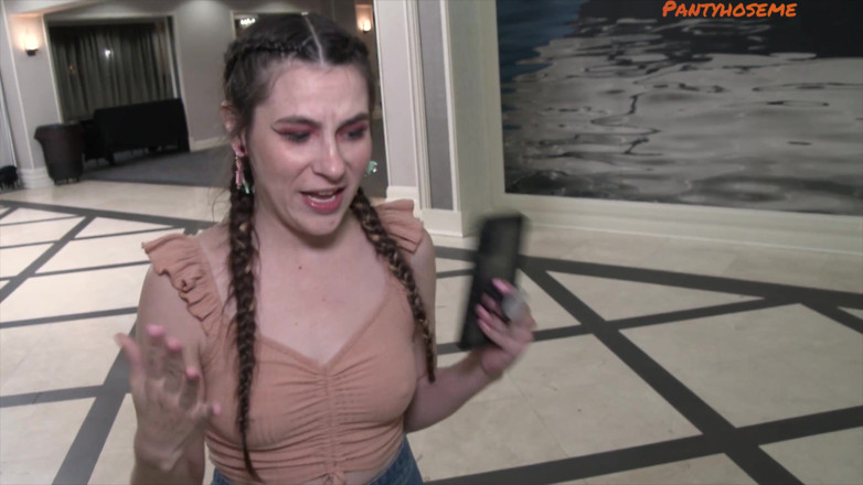 Pantyhose me porn videos: Ziva Fey возбуждается на кровати в колготках, лижет на ее ступнях