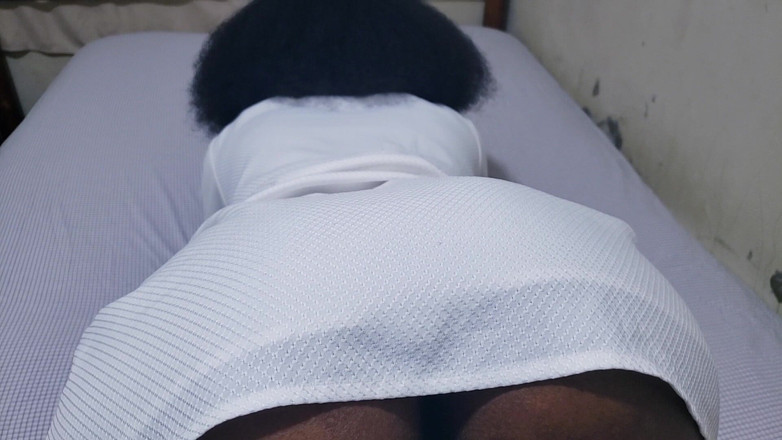 Lovemina: 漂亮的泡泡屁股黑人女郎