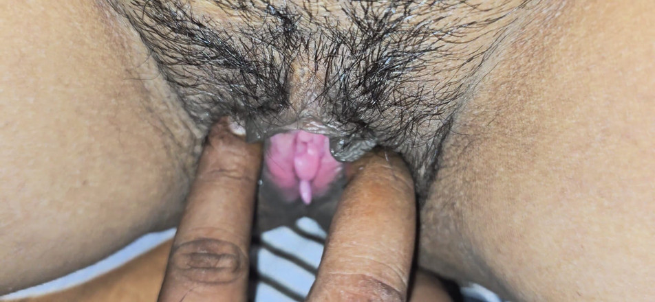 sexysummee: Horney Wife