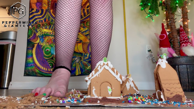 Peppermint Giantess: Giantess Christmas Village Slo-mo Crush Destroying My Gingerbread Houses in...